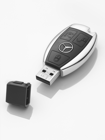 USB KLJUČ MERCEDES-BENZ 8GB